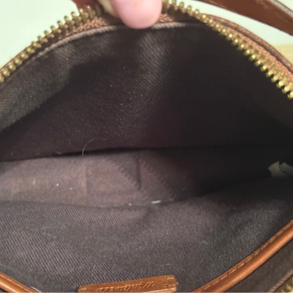 Madewell Simple Crossbody Bag - Picture 3 of 8